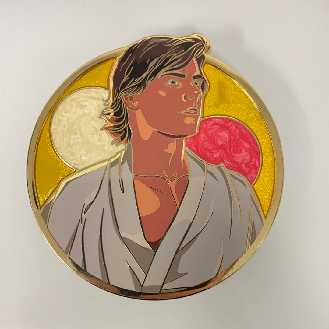 Member Exclusive Far Far Away Pin 1 NO GRADE